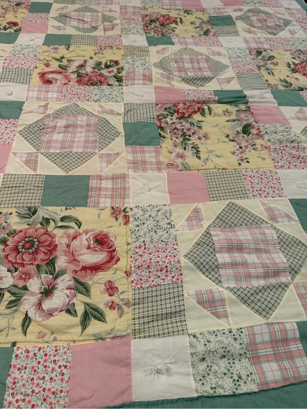 Vintage cottagecore floral plaid patchwork hand tied quilt 83”x80” country style